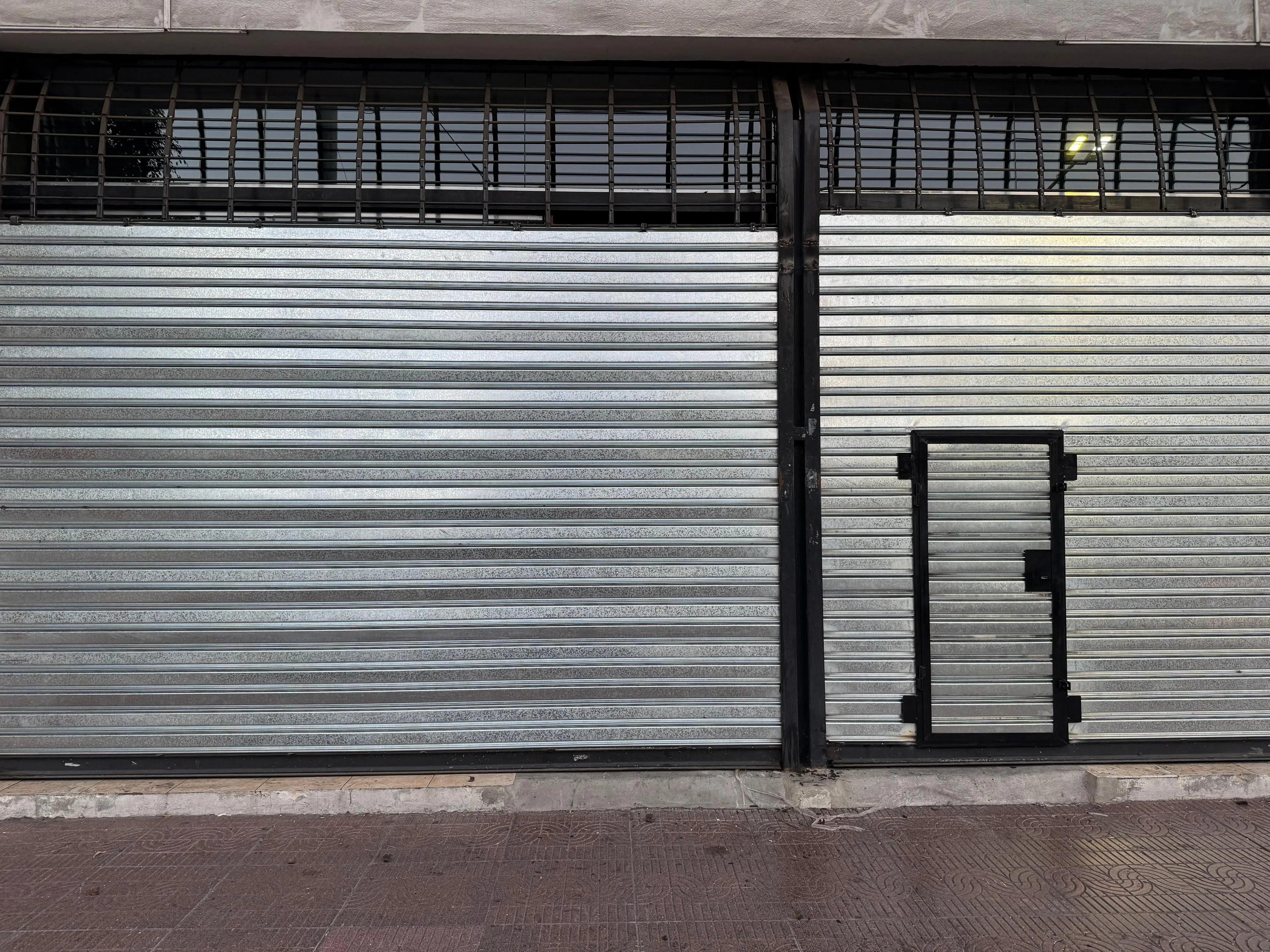 Proyecto de Cortinas Metálicas La Nueva